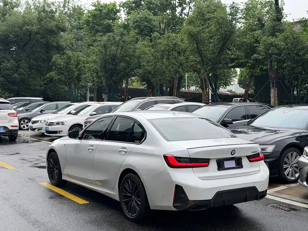 BMW 3 Series 325 i M Sport Night Package
