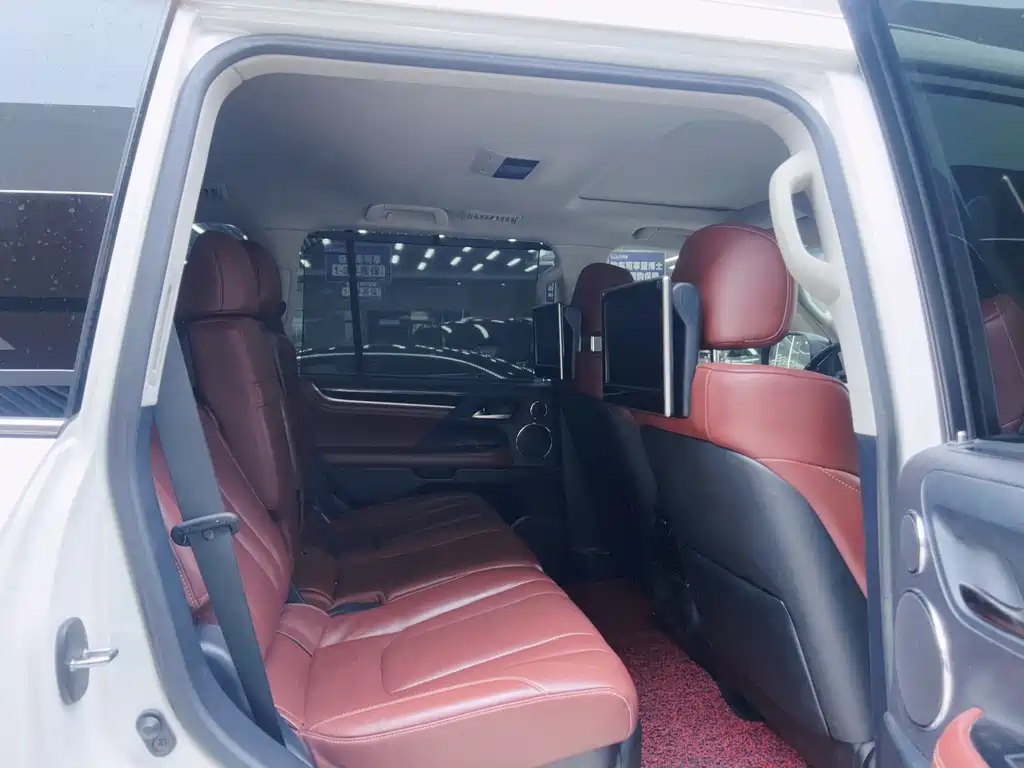 Lexus LX 570 Dynamic Luxury