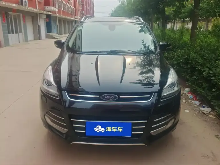 Ford Kuga 2.0 L GTDi 4 WD Elite
