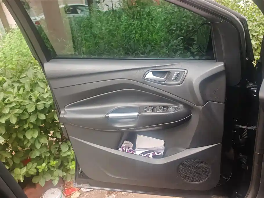 Kuga 2.0 L GTDi 4 WD Elite