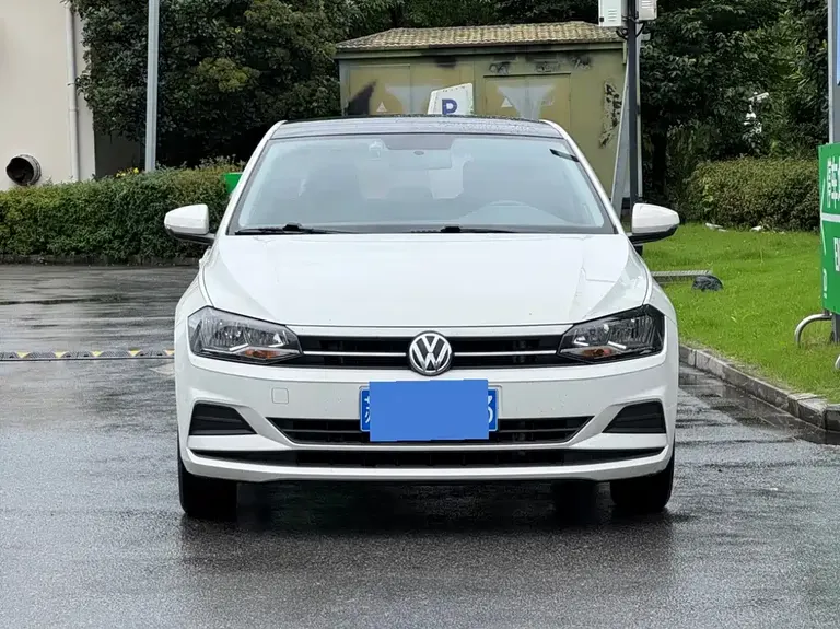 Volkswagen Polo Plus 1.5 L Auto Beats Trend Cool