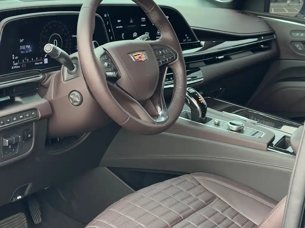 Escalade 凯雷德ESCALADE 2023款 3.0 L 柴油版