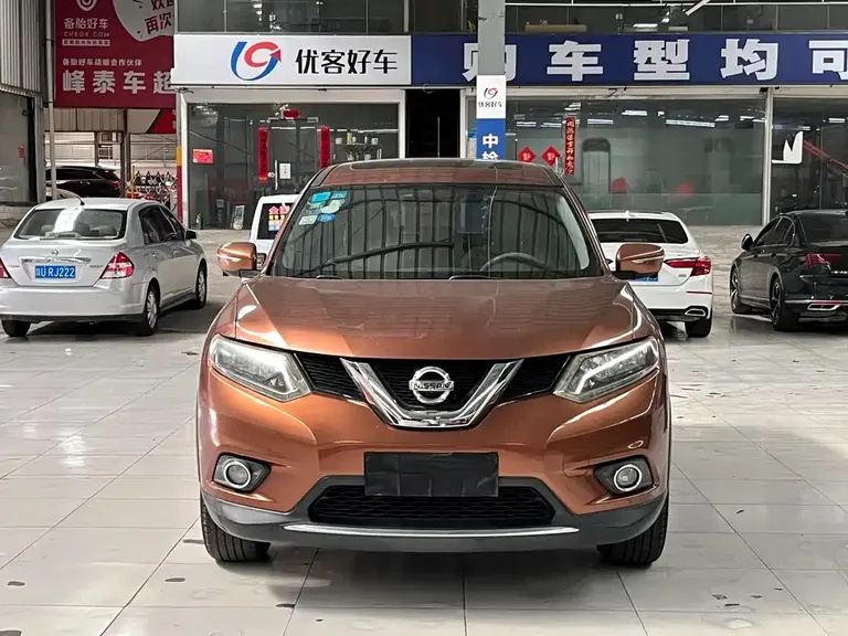 Nissan X-Trail 2.0 L CVT Comfort 2 WD