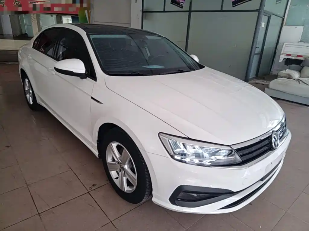 Lamando 230 TSI DSG Style