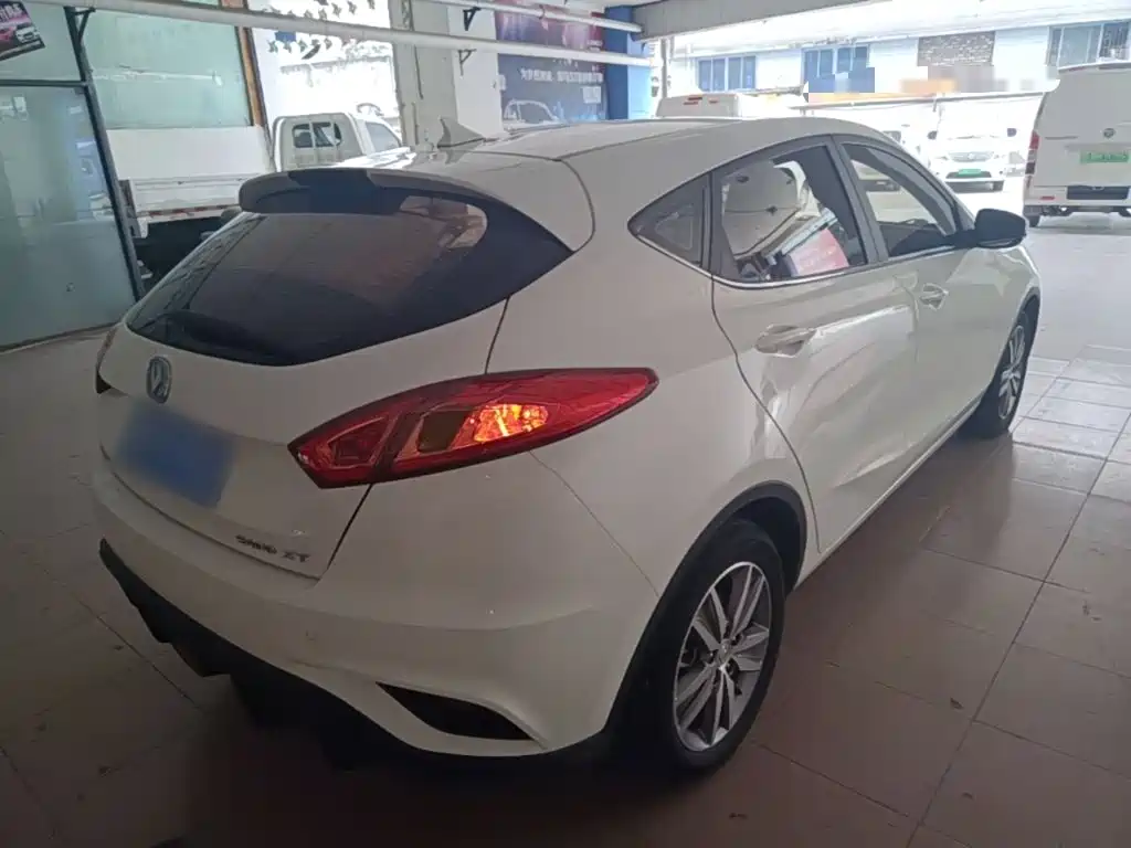 Eado XT 1.6 L Auto Handsome Cool