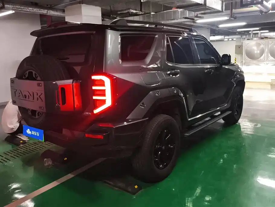 Tank 400 NEV Hi4-T Offroad