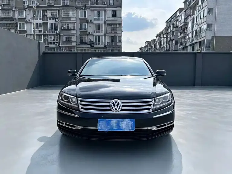 Volkswagen Phaeton 3.6 L V6 5-seat Extended Individual