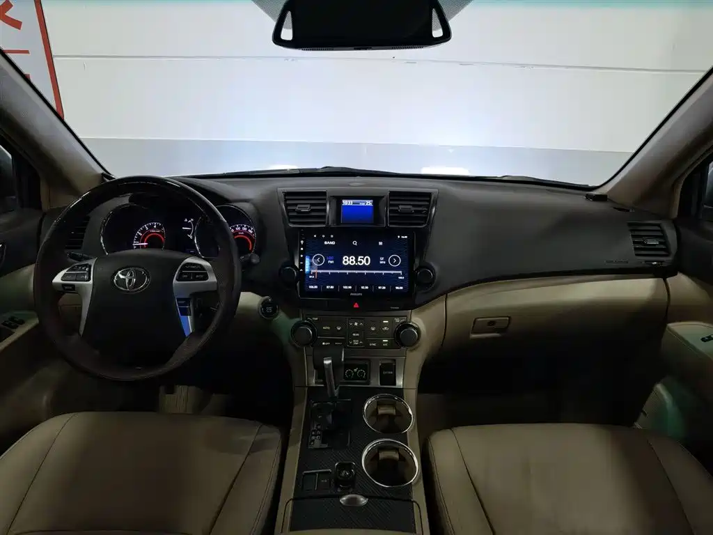 Highlander 2.7 L 2 WD 7-seat Luxury