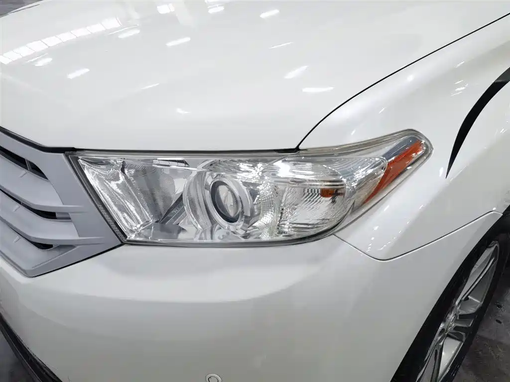 Highlander 2.7 L 2 WD 7-seat Luxury