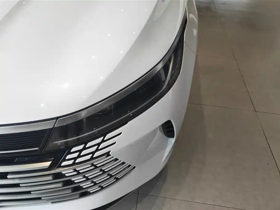 Destroyer 05 Glory DM-i 55 KM Luxury