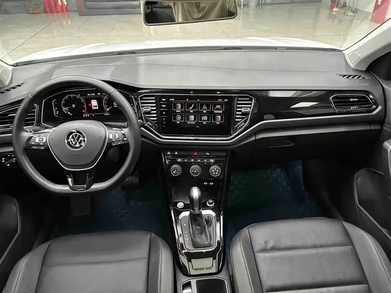 Volkswagen T-ROC 280 TSI DSG 2 WD Comfort Enjoyment PLUS