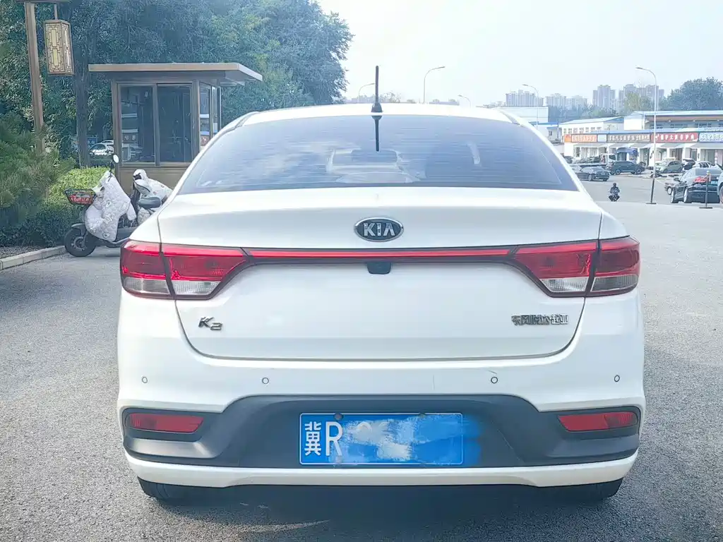 Kia K2 Sedan 1.4 L AT GLS