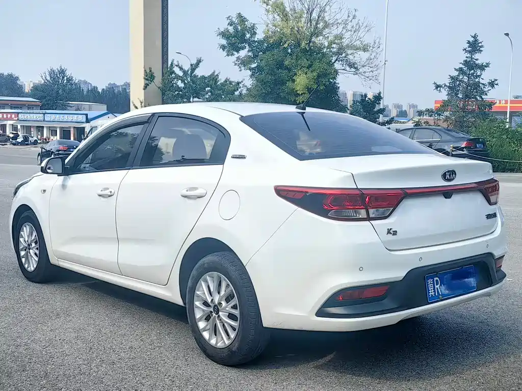 Kia K2 Sedan 1.4 L AT GLS