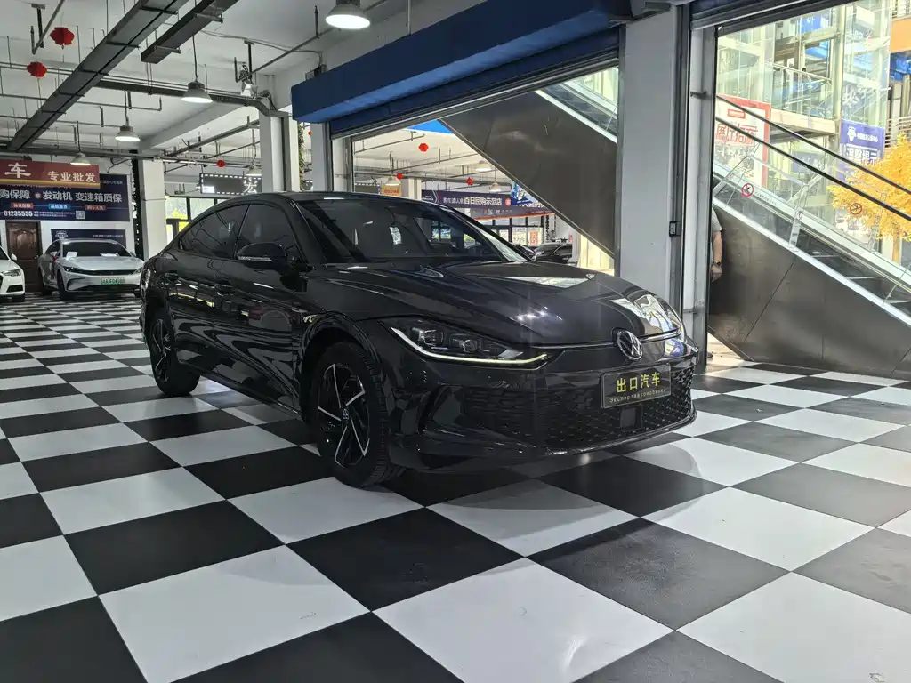 Lamando Lamando L 280 TSI DSG Dazzle Hot