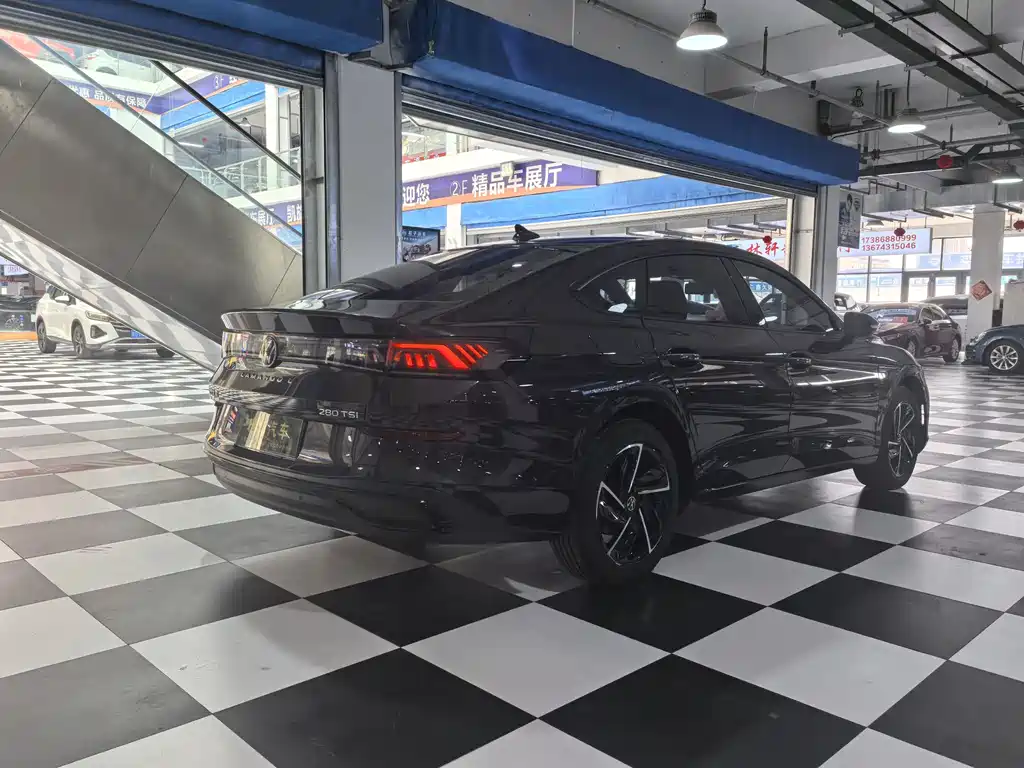 Lamando Lamando L 280 TSI DSG Dazzle Hot
