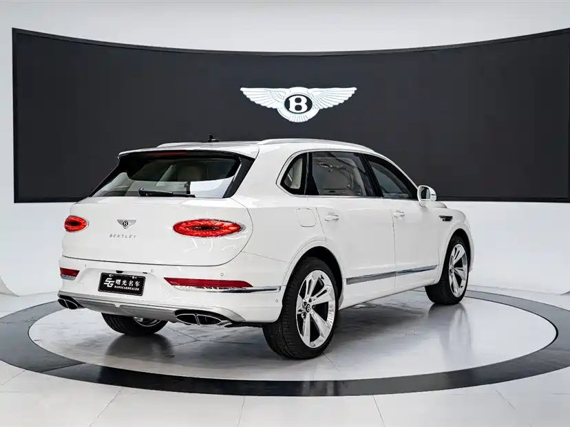 Bentayga 4.0 T V8 LWB Range