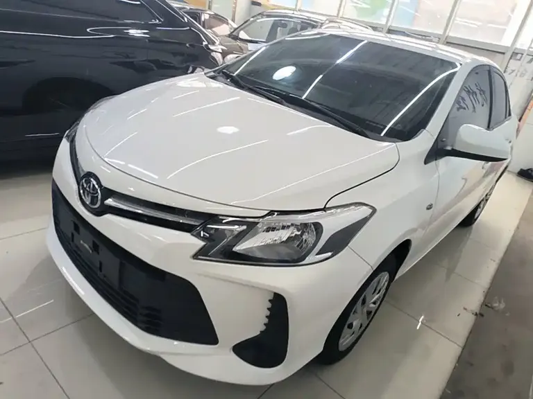 Toyota Vios 1.5 L CVT Smart Travel