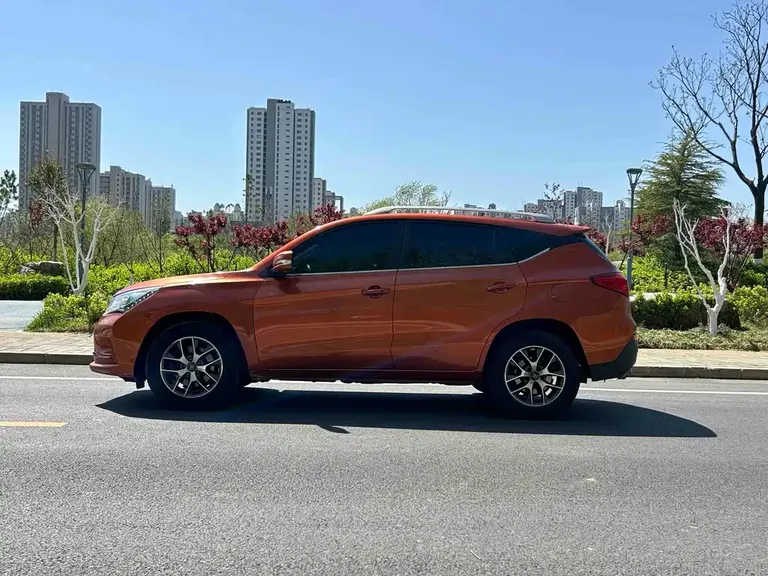 BYD Song 宋 2016款 盖世版 1.5 TID 自动豪雅型