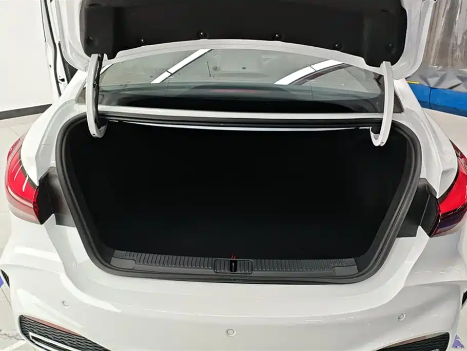 MG5 MG5 2025款 180 DVVT 全球豪华版
