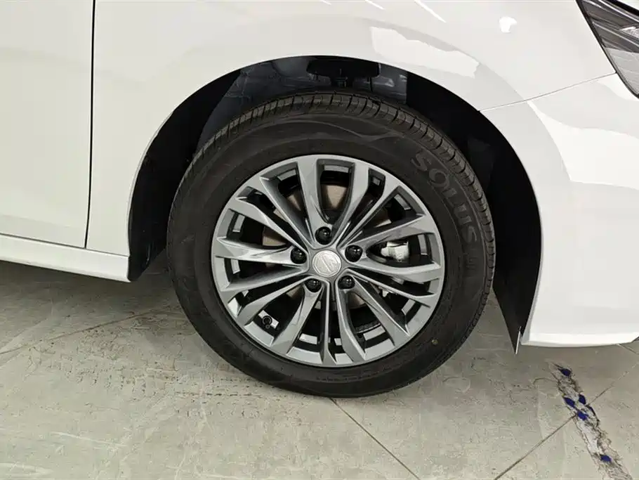 MG5 MG5 2025款 180 DVVT 全球豪华版