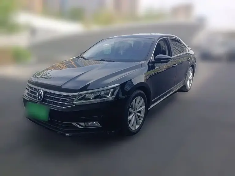 Volkswagen Passat 330 TSI DSG Honored