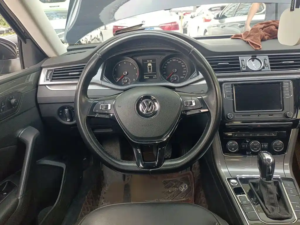 Passat 330 TSI DSG Honored