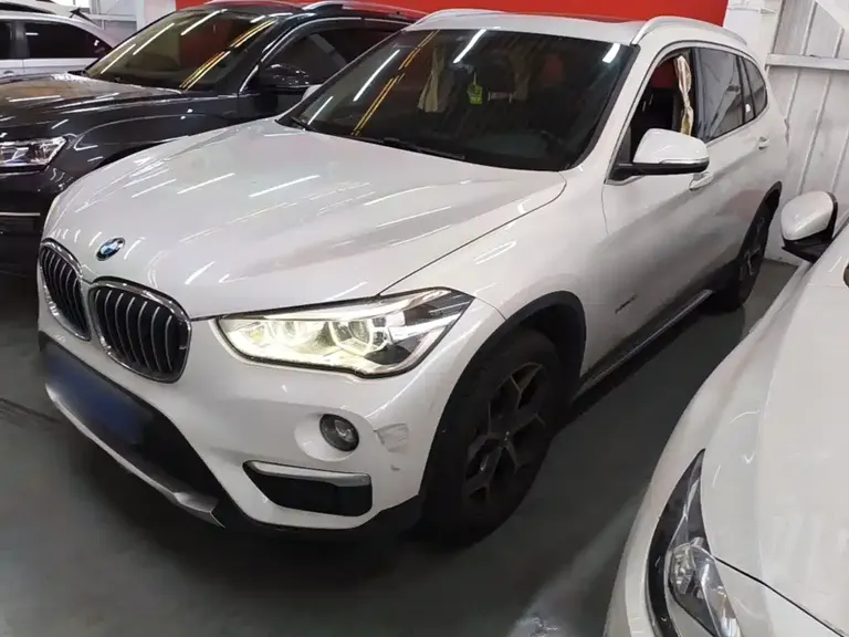 BMW X1 sDrive18 Li Premium
