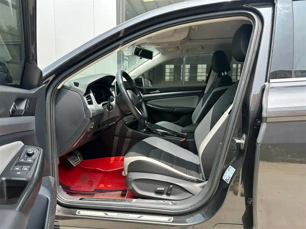 Bora 280 TSI DSG Supreme Travel