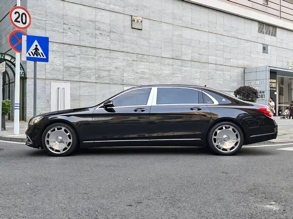 Maybach S-Class S 400 4 MATIC