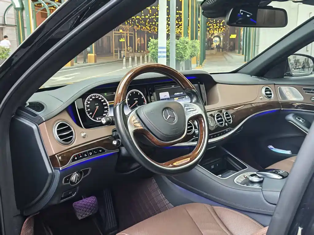 Maybach S-Class S 400 4 MATIC