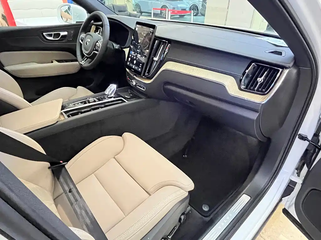 Volvo XC60 B5 4 WD Smart Vision Luxury