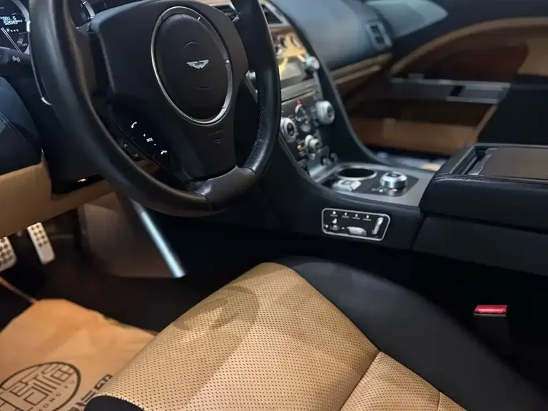 Aston Martin V8 Vantage 4.7 L Sportshift Coupe