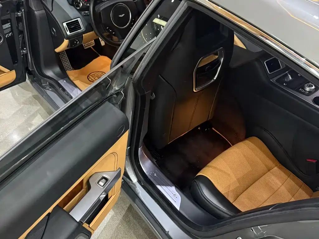 V8 Vantage 4.7 L Sportshift Coupe