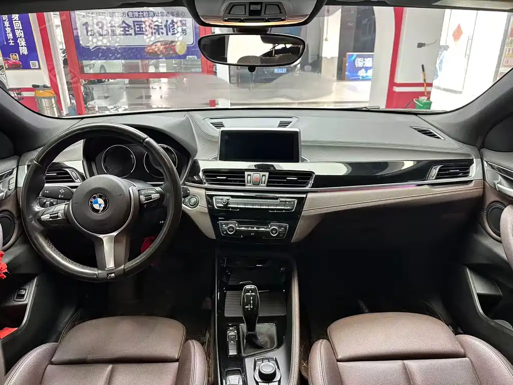 BMW X2 sDrive25 i Leading M Offroad Package