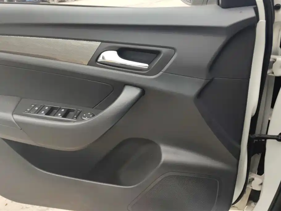 Roewe 360 荣威360 2015款 20 T TST精英版