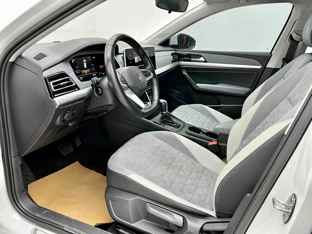 Lavida 1.5 L Auto Manyi