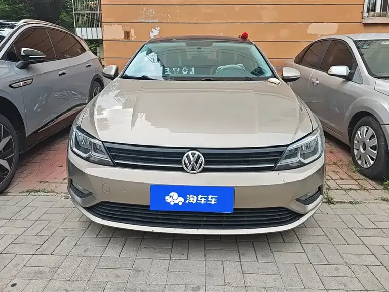 Volkswagen Lamando 230 TSI DSG Style