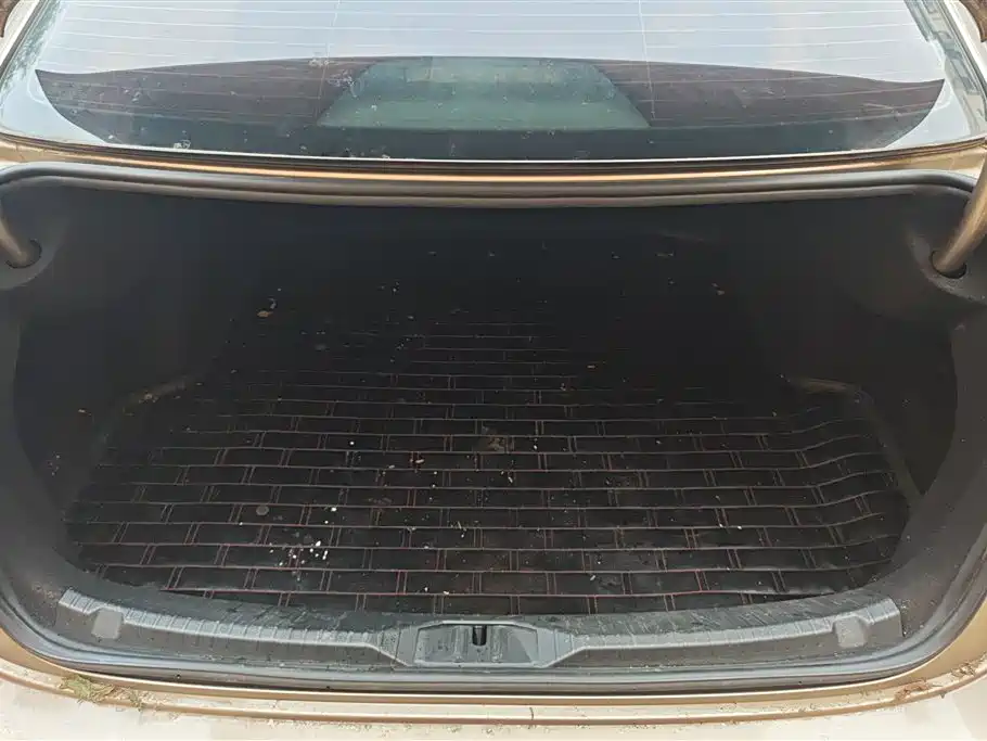 Lamando 230 TSI DSG Style