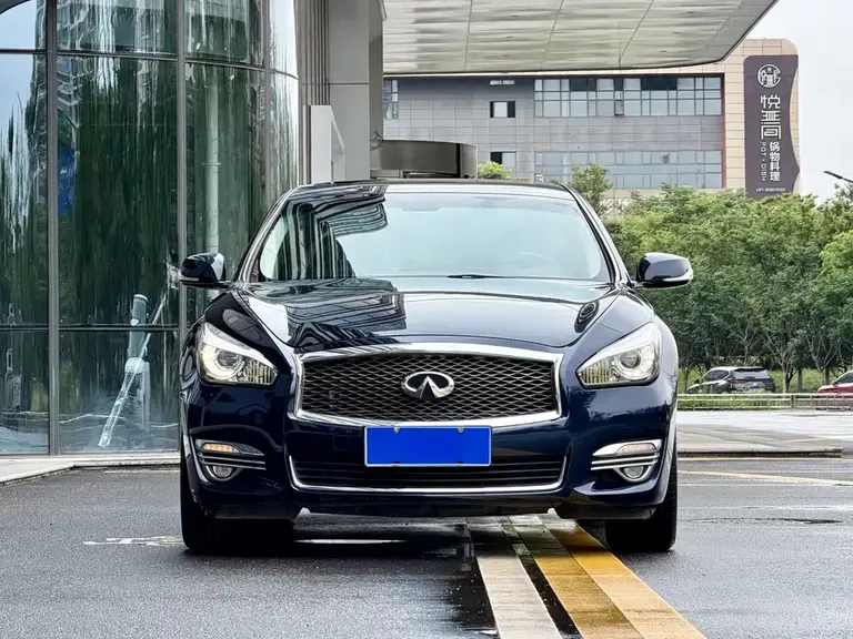 Infiniti Q70 Q70 L 2.5 L Elite
