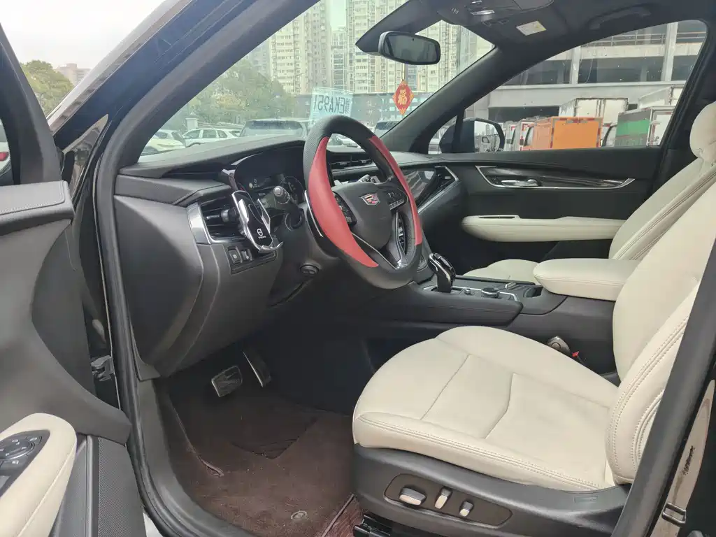 Cadillac XT6 凯迪拉克XT6 2021款 28 T 六座豪华运动型至享安全版