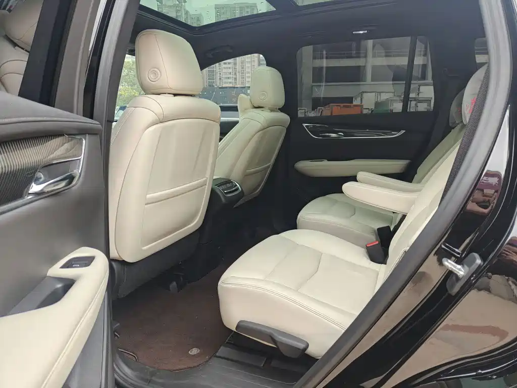 Cadillac XT6 凯迪拉克XT6 2021款 28 T 六座豪华运动型至享安全版