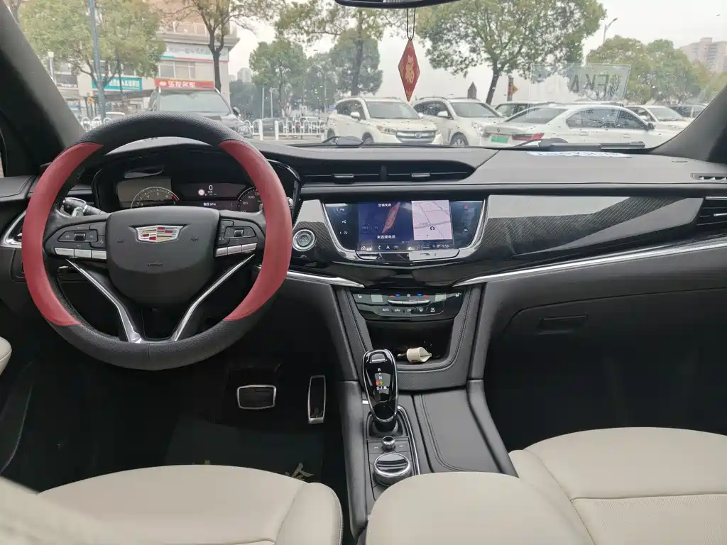 Cadillac XT6 凯迪拉克XT6 2021款 28 T 六座豪华运动型至享安全版
