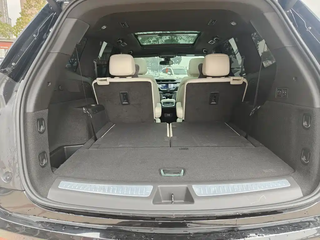 Cadillac XT6 凯迪拉克XT6 2021款 28 T 六座豪华运动型至享安全版