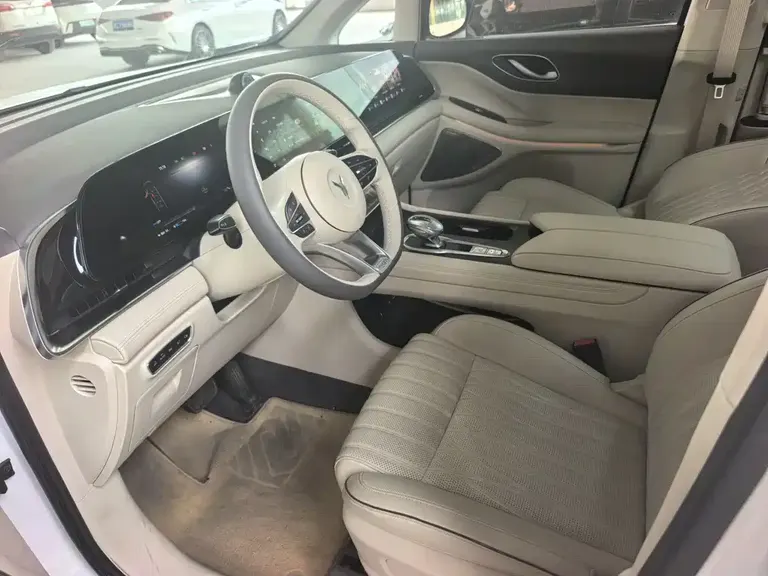 Voyah Dreamer PHEV Ultra Long Range Flagship