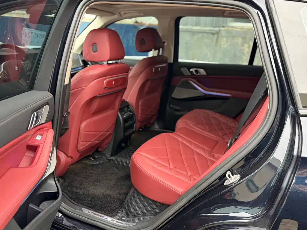 BMW X5 xDrive 30 Li Premium M Sport Night Package