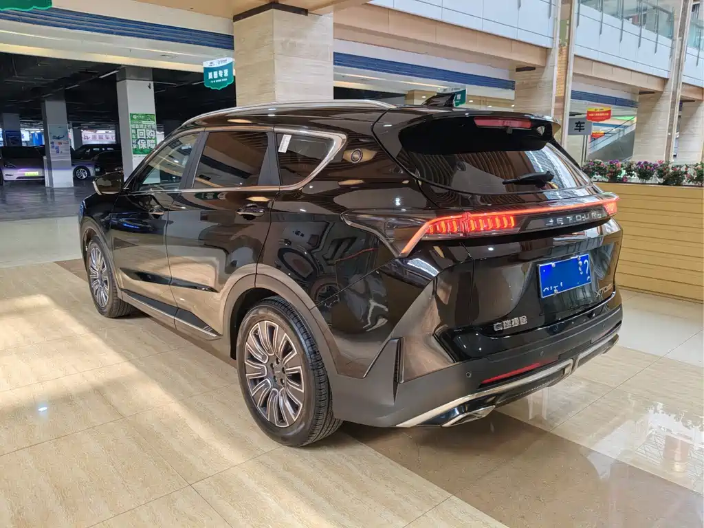 Jetour X70 PLUS 1.5 T Luxury 7-seat