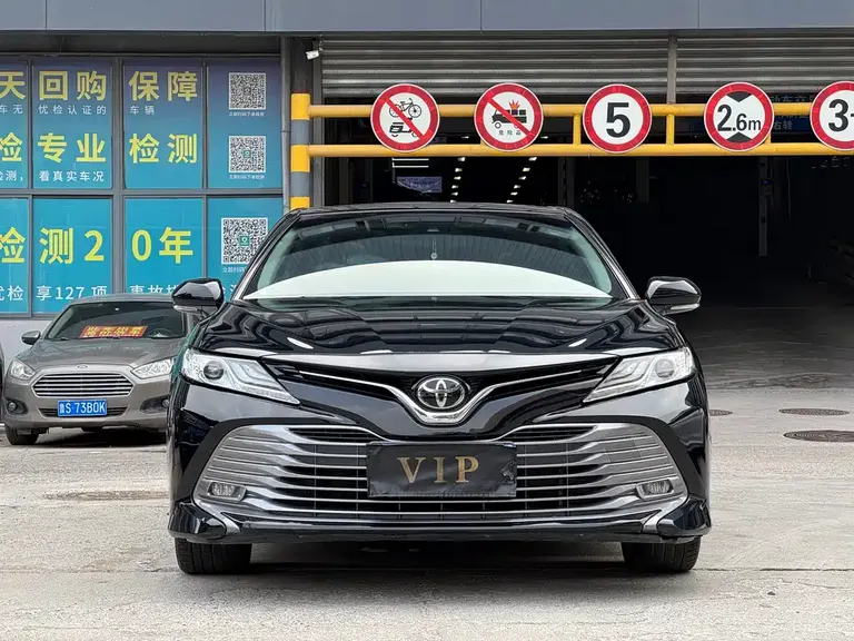 Toyota Camry 2.5 G Luxury CN-V