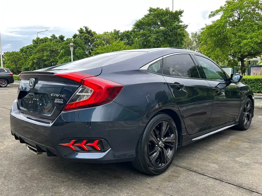Civic 220 TURBO CVT Ignite Motion CN-V