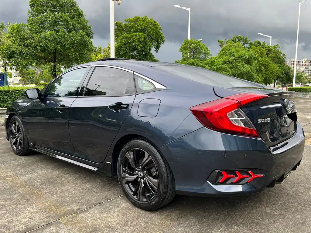 Civic 220 TURBO CVT Ignite Motion CN-V