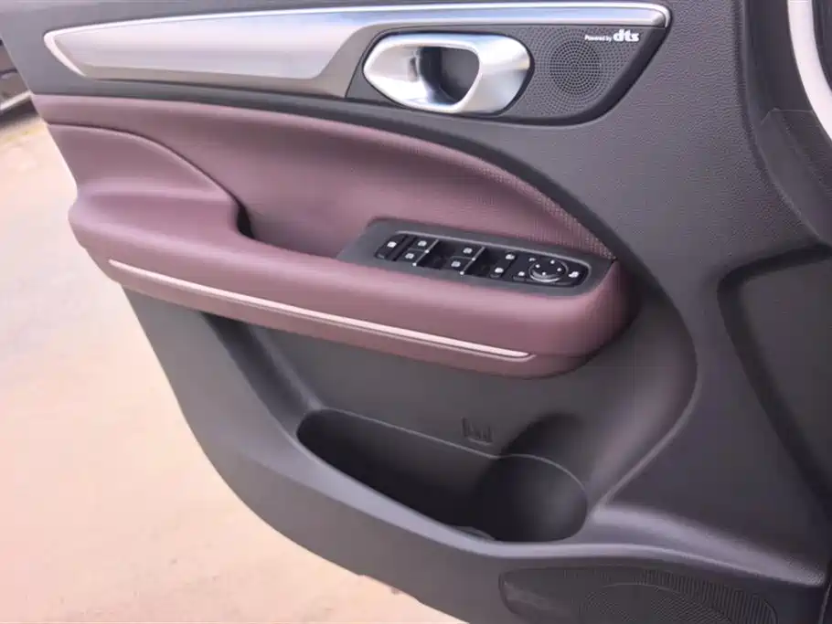 GAC Trumpchi M6 PRO 270 T DCT Luxury